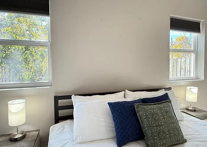 Urban Oasis 4Br Industrial Apartment